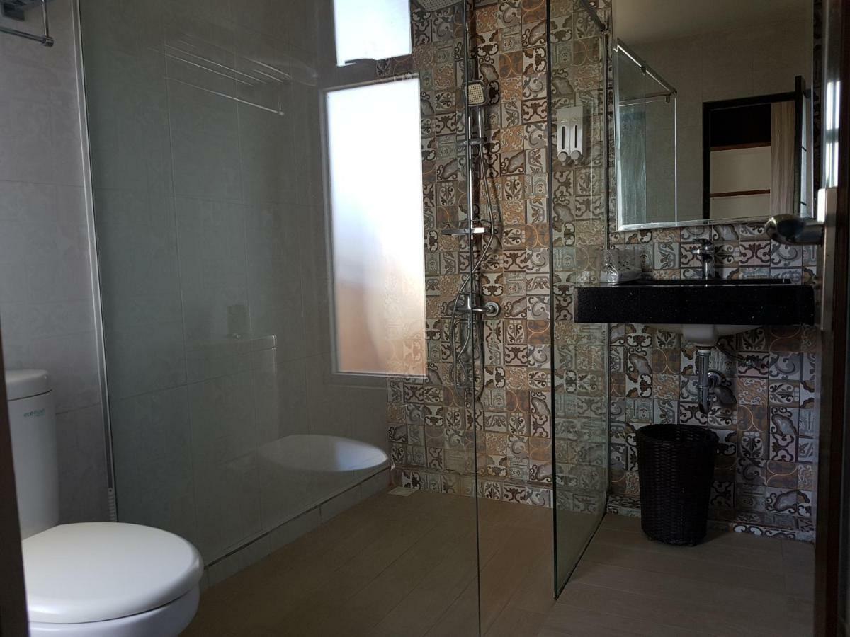 Narisha Guesthouse Kupang  Zewnętrze zdjęcie