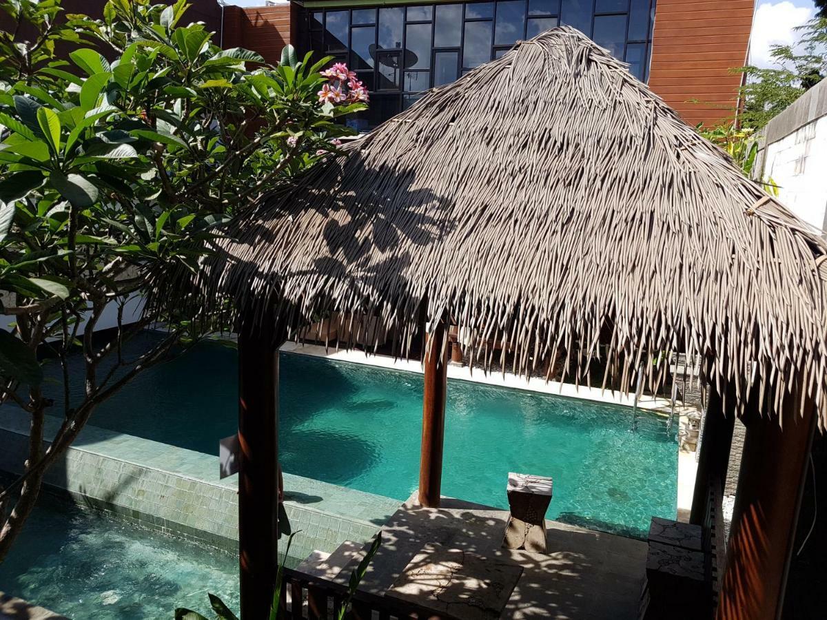 Narisha Guesthouse Kupang  Zewnętrze zdjęcie